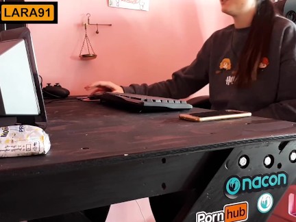 ho tradito mia moglie, il tecnico era una giovane figa e l'ho riempita