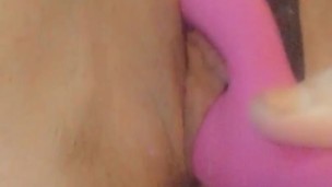 GAPING YOUNG MASTURBATING SEXY WOMAN