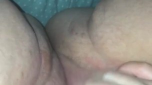 Fat White Girl Fingering Wet Juicy Pussy 