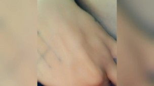 Disfrutando de mí con mis uñas largas