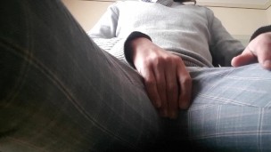Sous mon bureau au travail