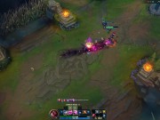 Jogando League Of Legends enquanto é fodida pelo namorado 6/16