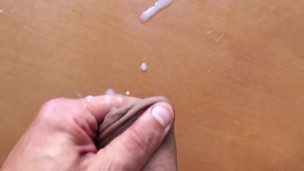 Quick cum and rubbing balls on friend´s table at college dorm