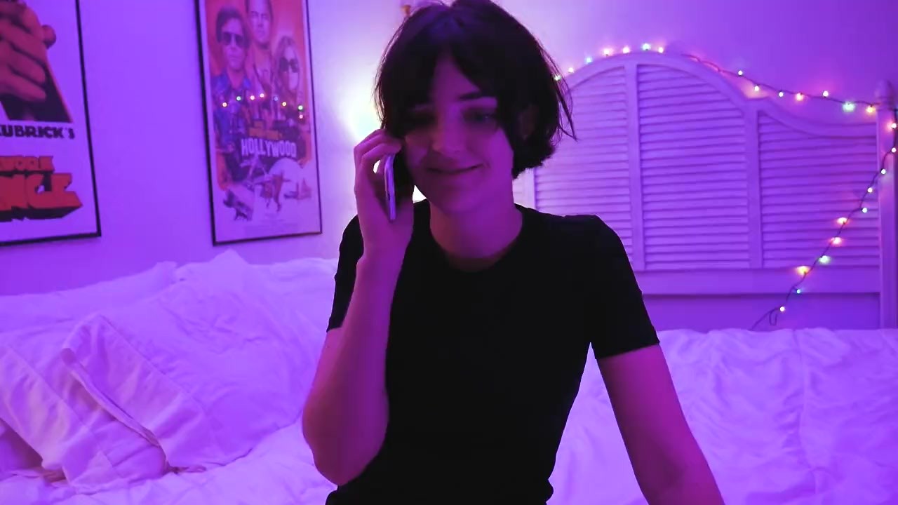 Teen Girl Masturbates to Best Friend - RedTube