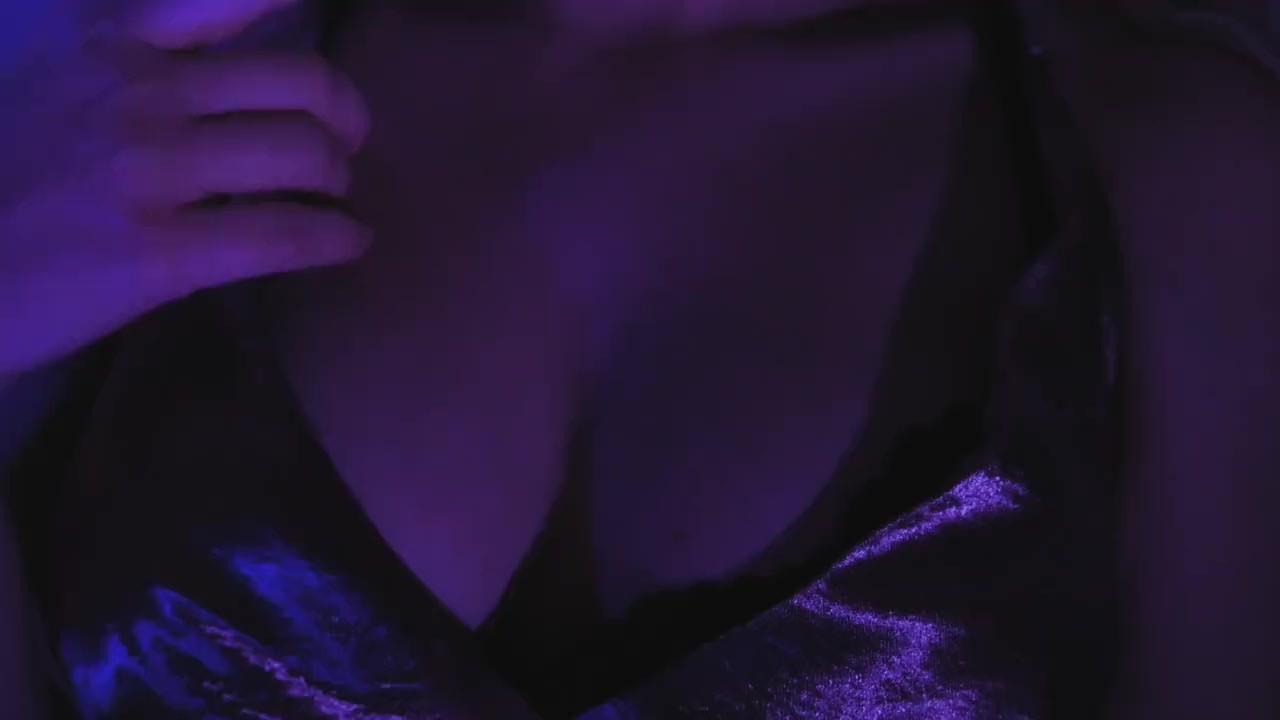 Teen Girl Masturbates to Best Friend - RedTube