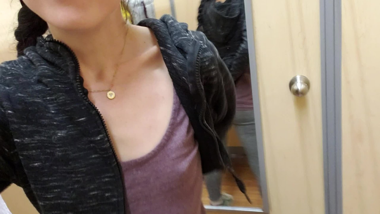 Masturbating And Squirting Everywhere In A Public Changeroom - RedTube 