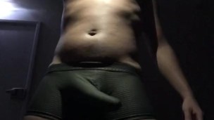 Random / Weird / ROUGH JERKING OFF at the local GYM ** Surprise CUMSHOT **