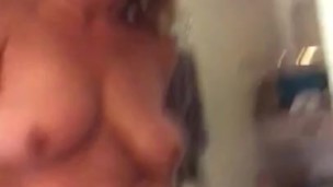 Girl gets herself off