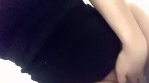 Thick White girl Takes a Piss (Babygirl_goth)