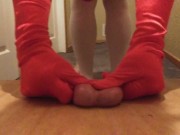 Ballbusting bat - Screenshot 14 of 16 - Feet