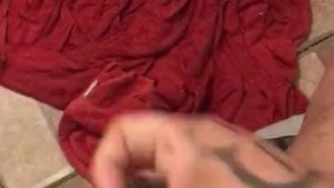 Jacking off till i cum 