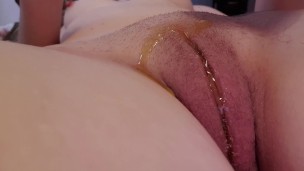 Warm extra virgin olive oil on my pussy trying not to get caught