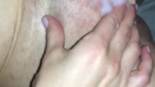 Husband eats up his massive cumshot he deposited on his wifes pussy. Again.