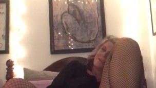 Sexy MILF teases camera, fucks pussy with new toy and squirts