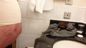 bathroom belly clip