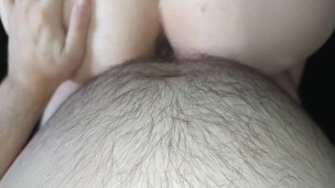 Foda buceta peluda do meu companheiro de quarto . MariLewdVi