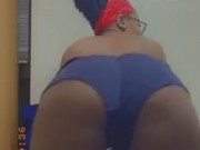 Shaking ass