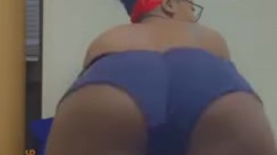 Shaking ass