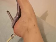 Heels dangling  - Screenshot 3 of 16 - Dangling