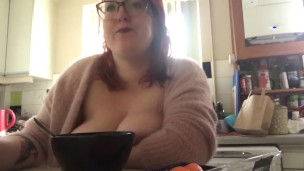 BBW Mukbang With Her Tits Out(Preview Clip)