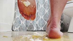STICKY STINKY Egg Smashing