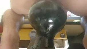 極太アナルプラグに挑戦。直径10ＣＭＭ