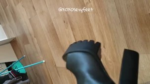 Foot heel play
