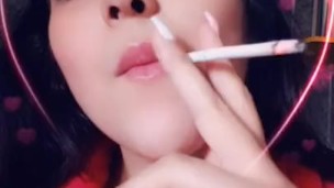 Curvy Babe smoking fetish