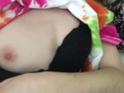 Показываю свою грудь