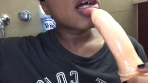 Tranny deepthroats dildo 