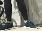 Peeing outside - Screenshot 1 of 16 - HD