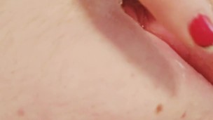 BBW with HuGE clit rubs one out