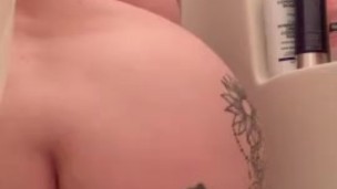 Tatted BBW big booty takes 10 inches in shower 