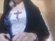 Suor puttana non si smentisce mai..Papa Francesco è allibito