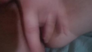 Fingering my tight pussy 