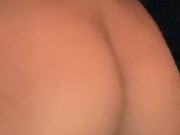 teen twerking & shaking her ass