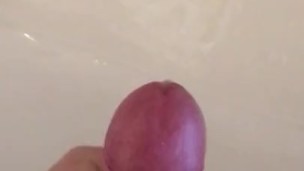 Teen masturbates and cums in sink