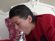 Baiser par un elle jouit fort sur sa queue lors d'un gros creampie 10/16