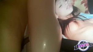 virgen masturbándose viendo a Krystal Boyd