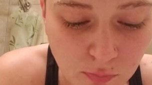 Queen's face washing