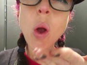 Close Up Vagina While Peeing. See Her Urethra 16/16