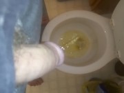 Guy Peeing  - Screenshot 9 of 16 - Pee Fetish