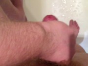 Дрочит в ванной. Кончает на стену - Screenshot 10 of 16 - Masturbate