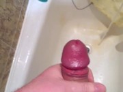 Дрочит в ванной. Кончает на стену - Screenshot 5 of 16 - Masturbate