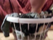 Laundry Basket Peeing - Screenshot 14 of 16 - Pee