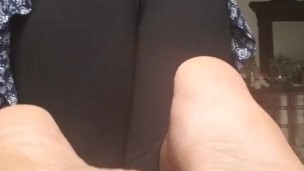 Amateur showing off feet
