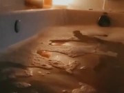 Lonely bath time - Screenshot 6 of 16 - HD