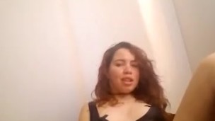 Webcam chica latina se masturba con placer 