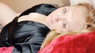 Blonde Milf Camgirl Masturbating with Soft Dirty Talk While You Watch 