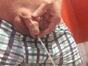Pissing boy парень ссыт - Screenshot 9 of 16 - Masturbate